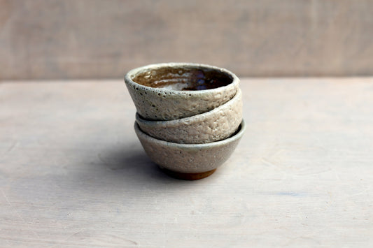 Soucoupe en grès - Tasse - émail Shino – Collection ESPRIT MINGEI