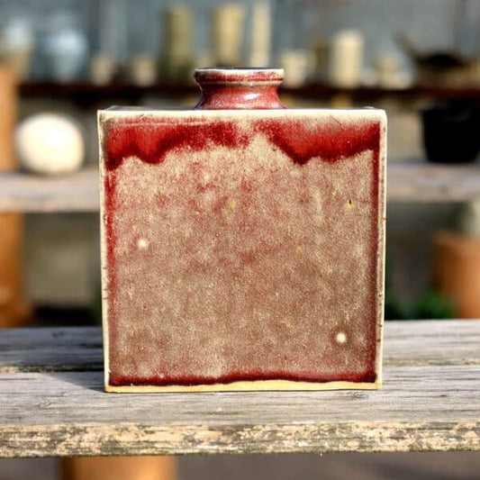 Vase rectangulaire en grès – ref 8 (18 × 15,5 × 7,5 cm)