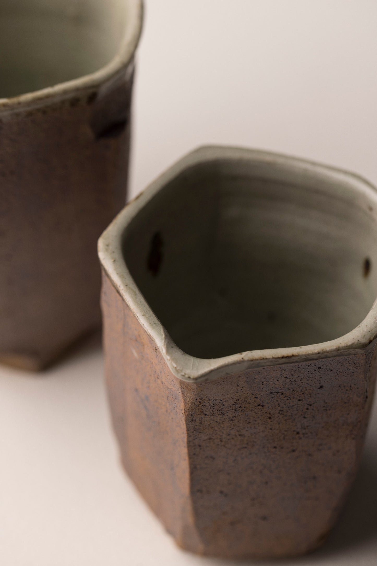 Pichet en grès – Collection Kakukei