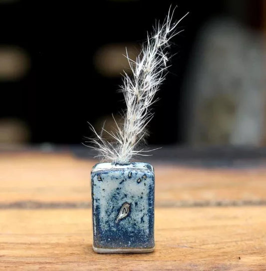 Mini vase rectangulaire en grès – wabi‑sabi (soliflore)
