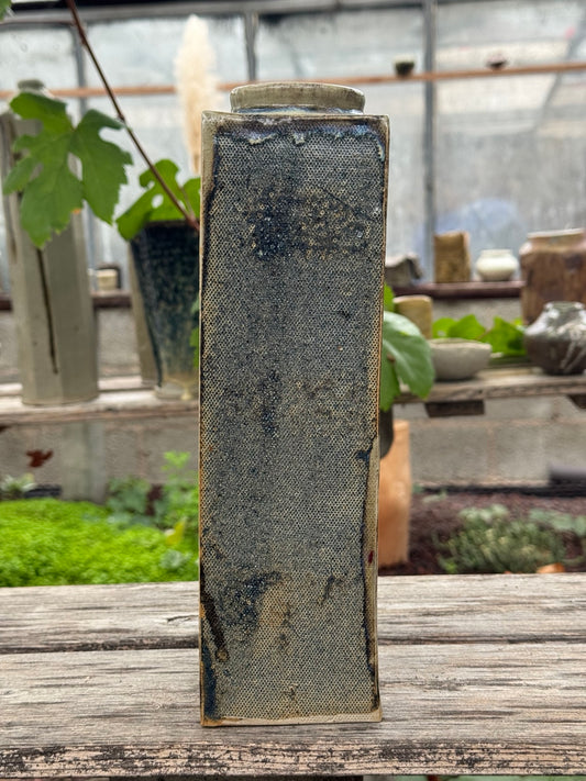 Vase rectangulaire en grès 29 cm, face principale