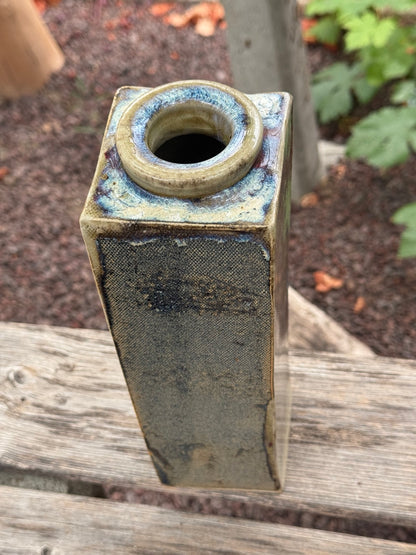 Vase rectangulaire, vue plongeante de l'ouverture
