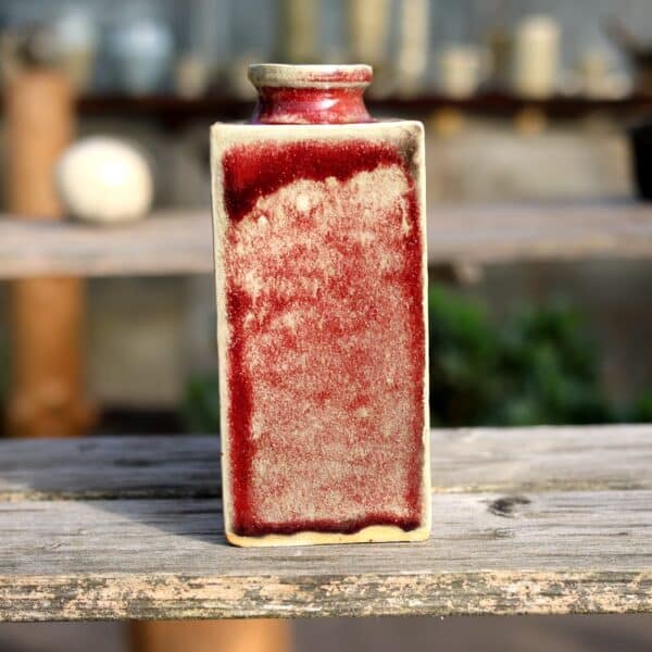 Vase rectangulaire en grès – ref 8 (18 × 15,5 × 7,5 cm)